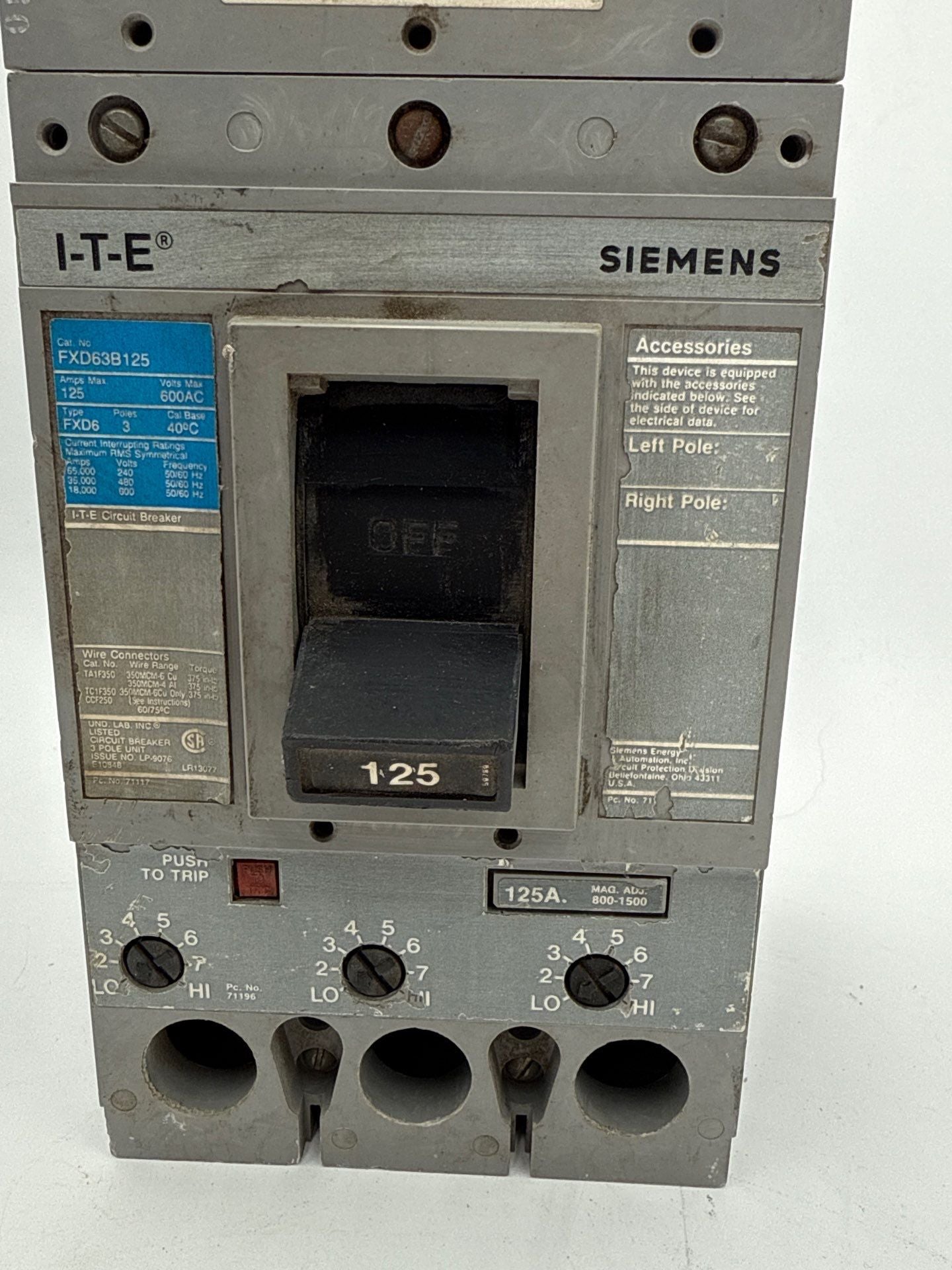 Siemens FXD63B125 Circuit Breaker 125A 3P 600V FXD6 125 Amp 3 Pole Used