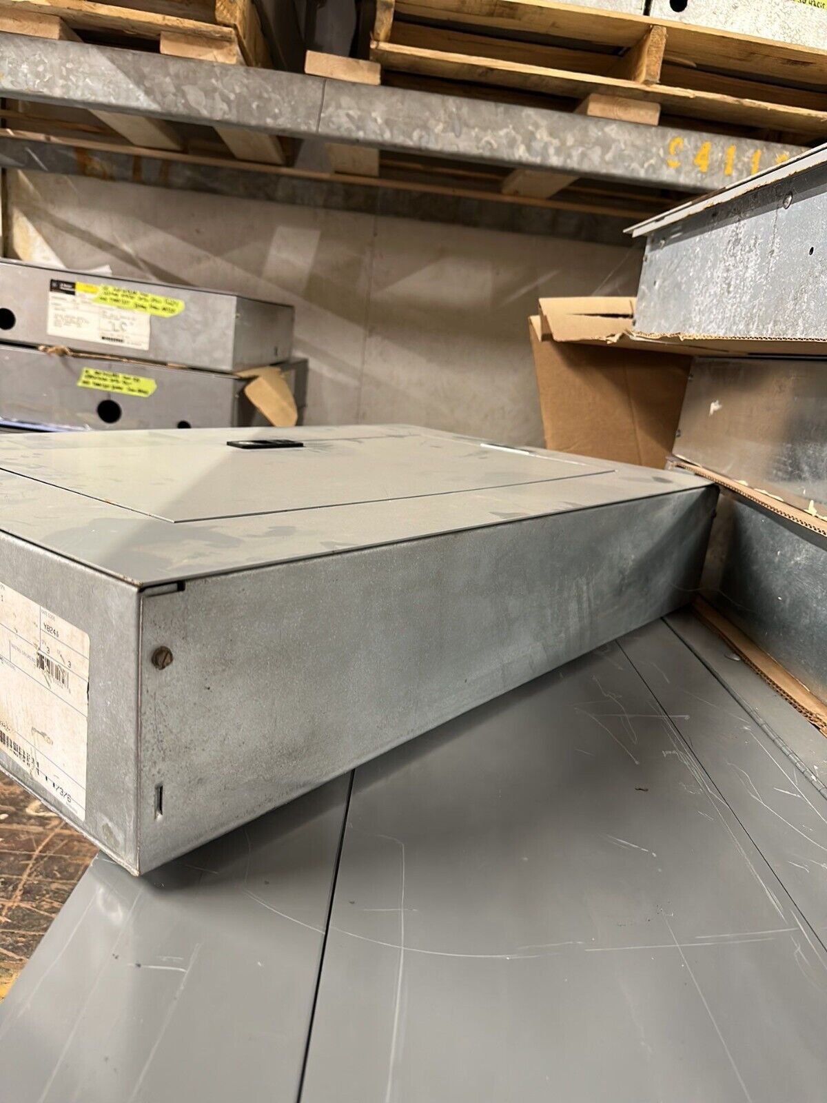 GE AEF3301MTX Panelboard 125A 208Y/120V 3PH 4W 30 Circuit 125 Amp MLO Box AB31B P241 Used