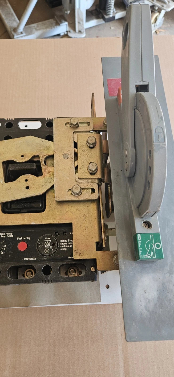 Allen Bradley 2100 Centerline 600A 600V Main Breaker MCC Bucket LC3600 Used