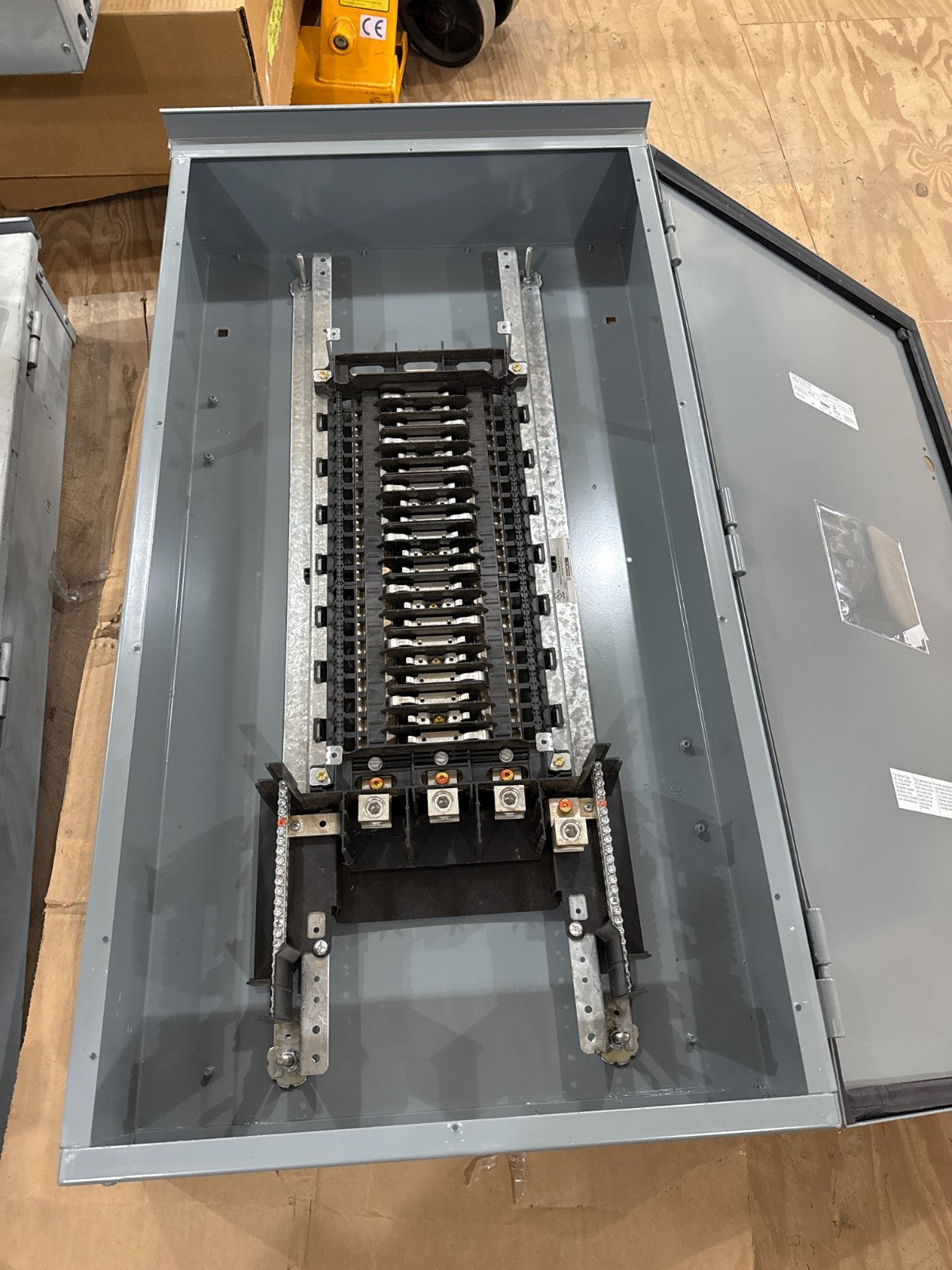 Square D NQ442L2C Panelboard 225A 240V 3PH 4W 42 Cir MLO 225 Amp Panel 3R Encl New