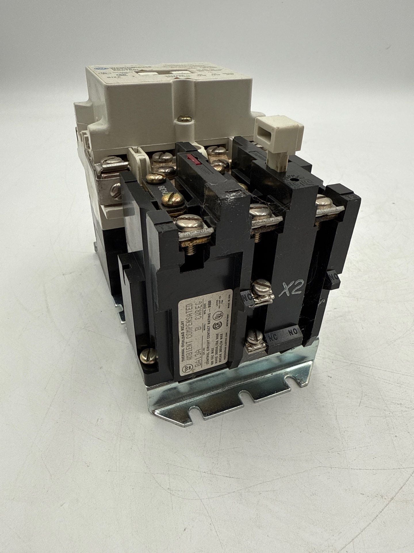 Westinghouse A200M1CAC Starter Size 1 27A 3P 600V Coil 110/120V Used