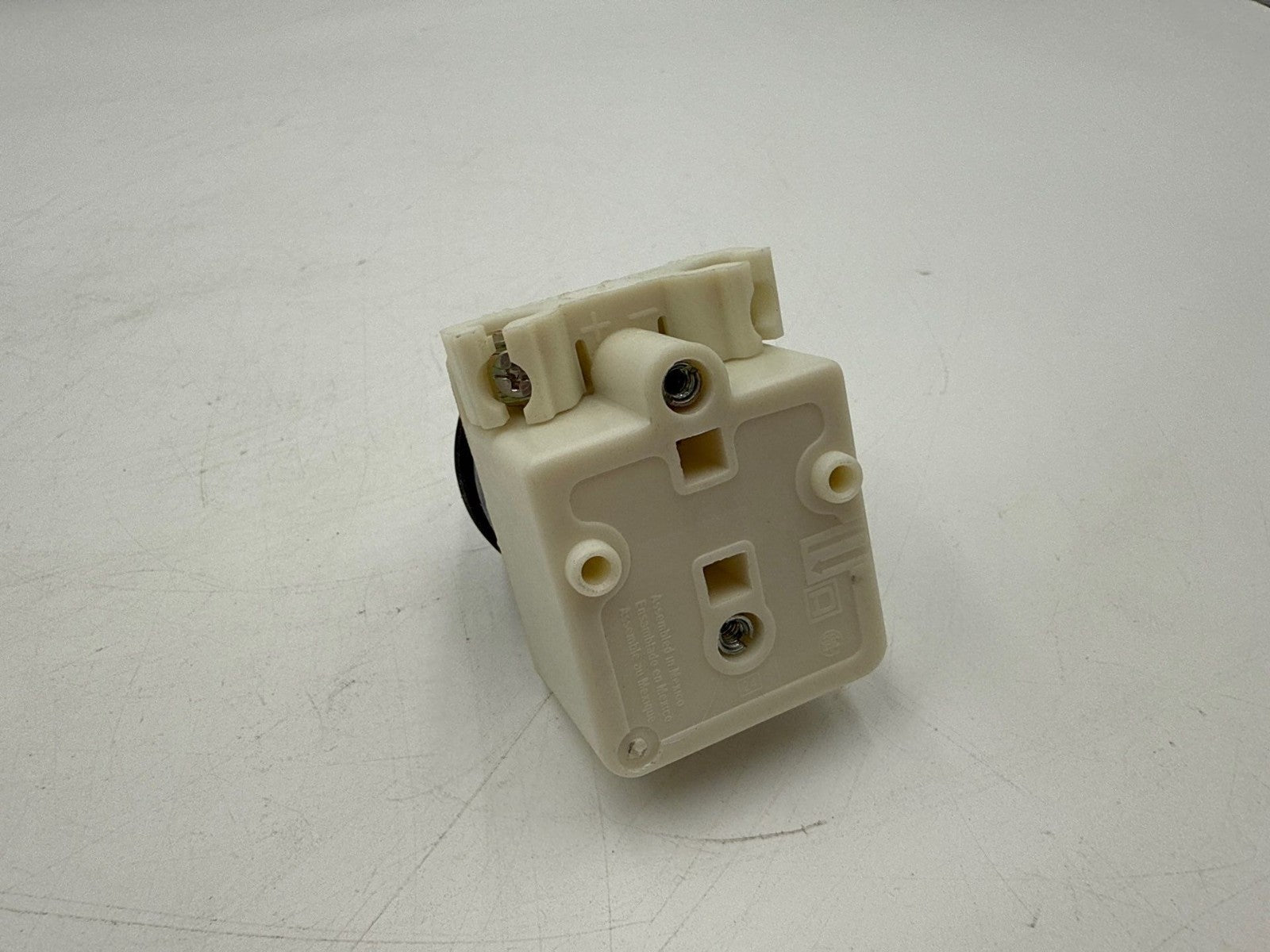 Square D 9001KP38 Pilot Light No Lens 9001 KM38 120V Schneider Electric New