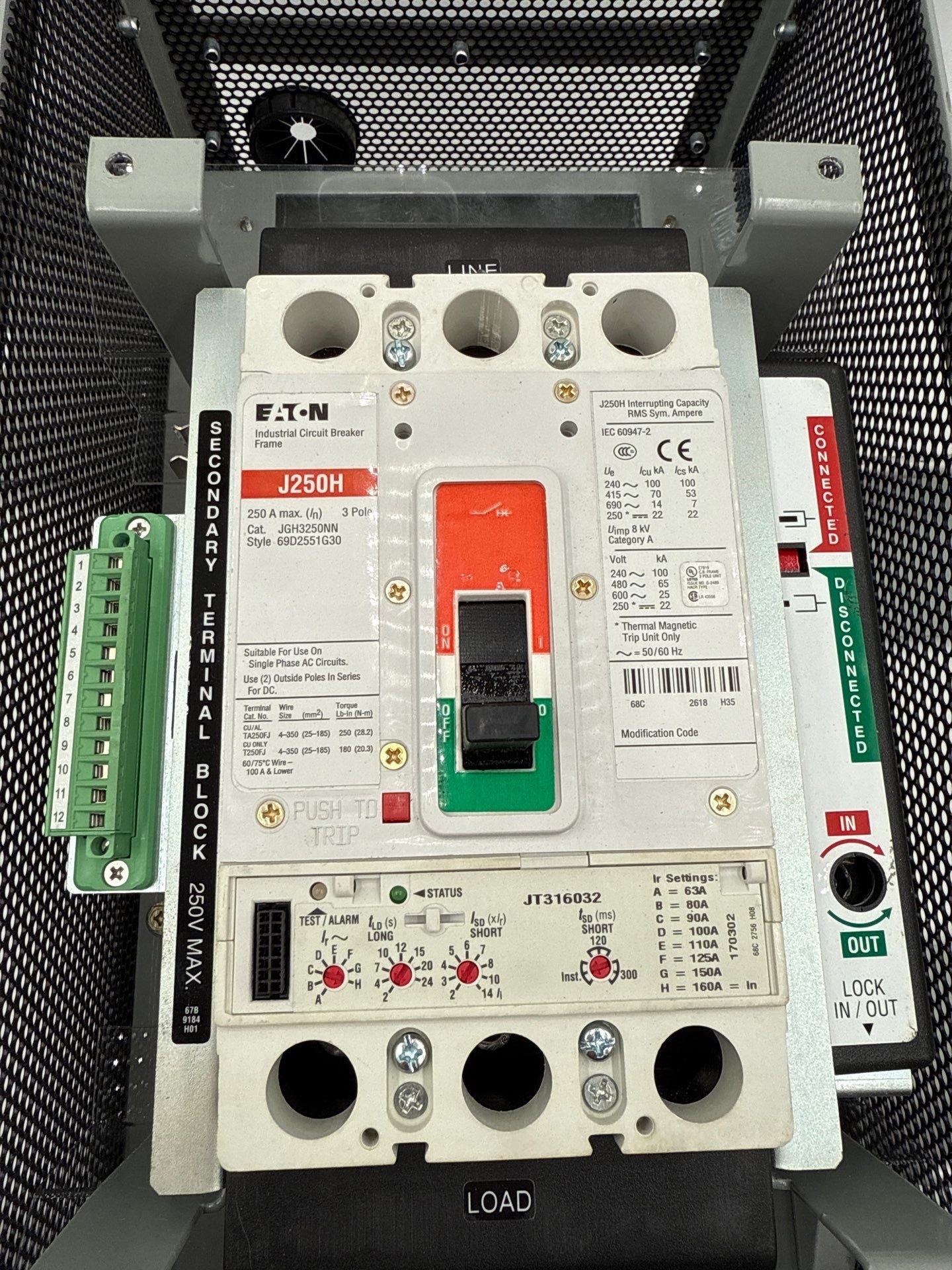 Eaton JG3DOM JGH3250NN JG Drawout Cassette Circuit Breaker 250A 3P 600V Used