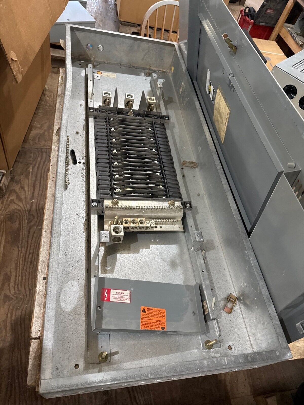 Square D NQOD Panelboard 400A 208/120V 3PH 4W 42 Circuit Indoor Encl MLO MH53 P624 Used