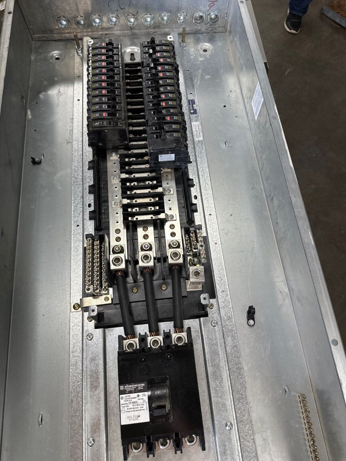 Square D NQOD442M225 NQOD Panelboard 225A 208Y/120V 3PH 4W Indoor Encl MCB 42Cir P335 Used
