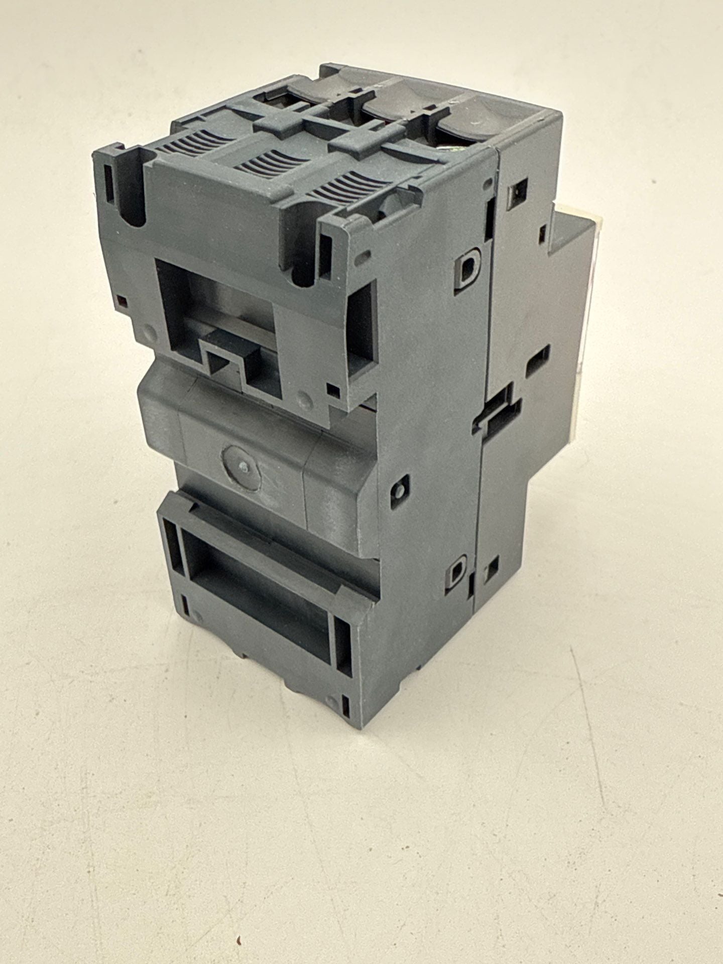 Schneider Electric GV2ME10 Manual Motor Circuit Breaker 3P 4 to 6.3A New