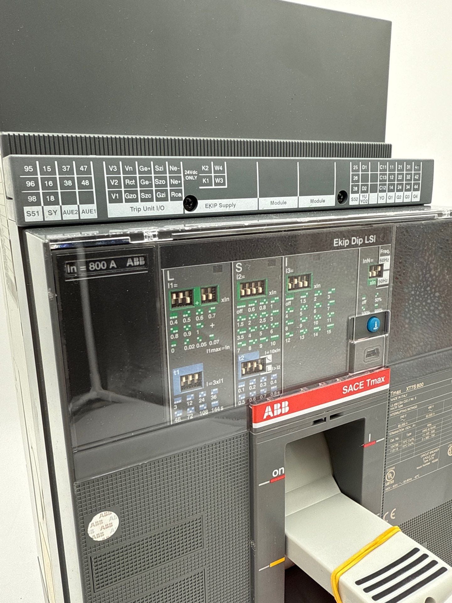 ABB XT7SU380CFFF000XXX Circuit Breaker 800A 3P 600V Ekip Dip LSI XT7S 800 New