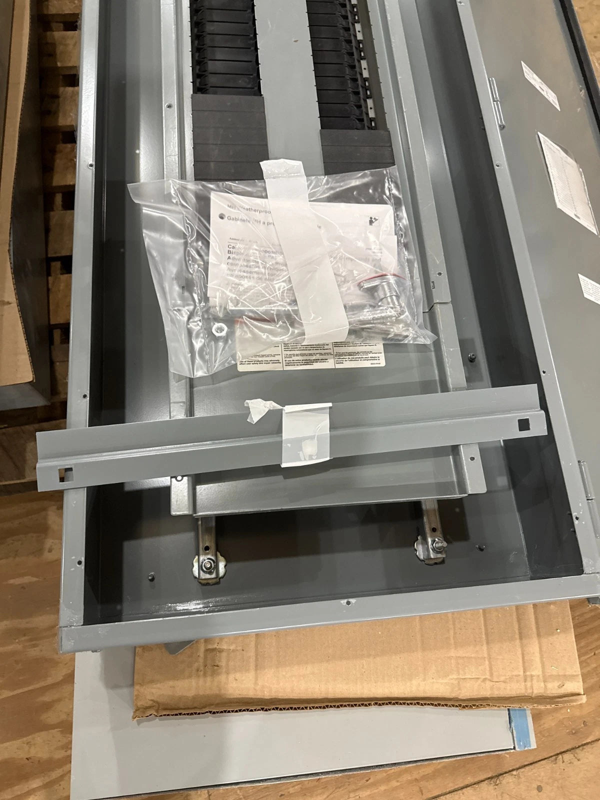 Square D NF Panelboard 250A 480/277V 3PH 4W MLO Panel 250 Amp 54 Cir 3R Encl New