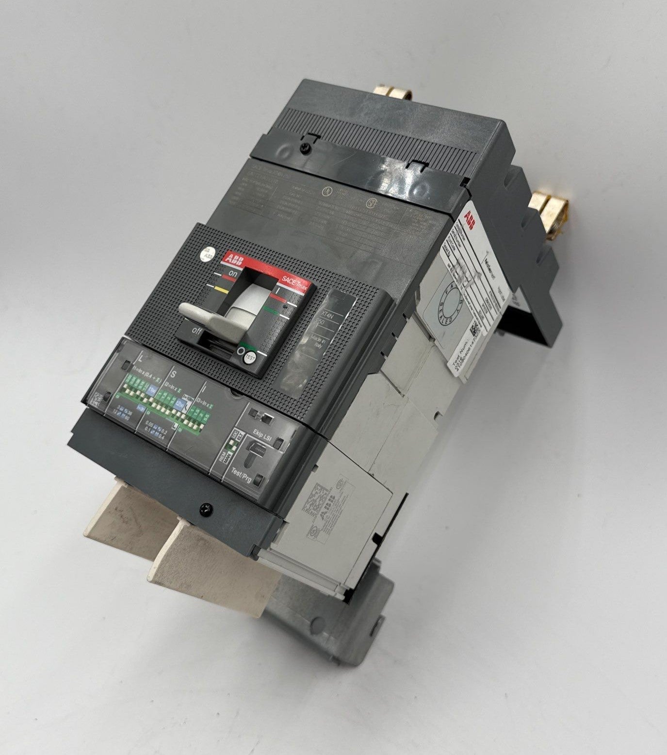 ABB XT4NU3250FY8000XXX Circuit Breaker 250A 3P 600V SACE Tmax XT4N 250 Used