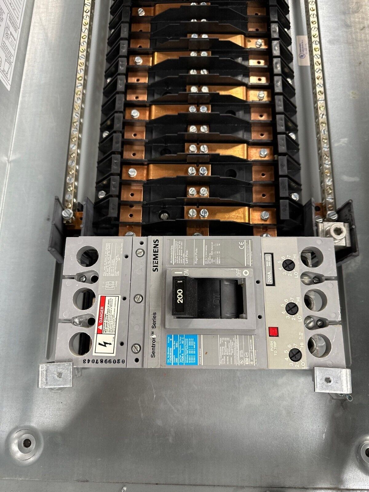 Siemens I2E42MC250C S2 Panelboard 250A 480/277V 3PH 4W Indoor Encl FXD63B200 P393 Used