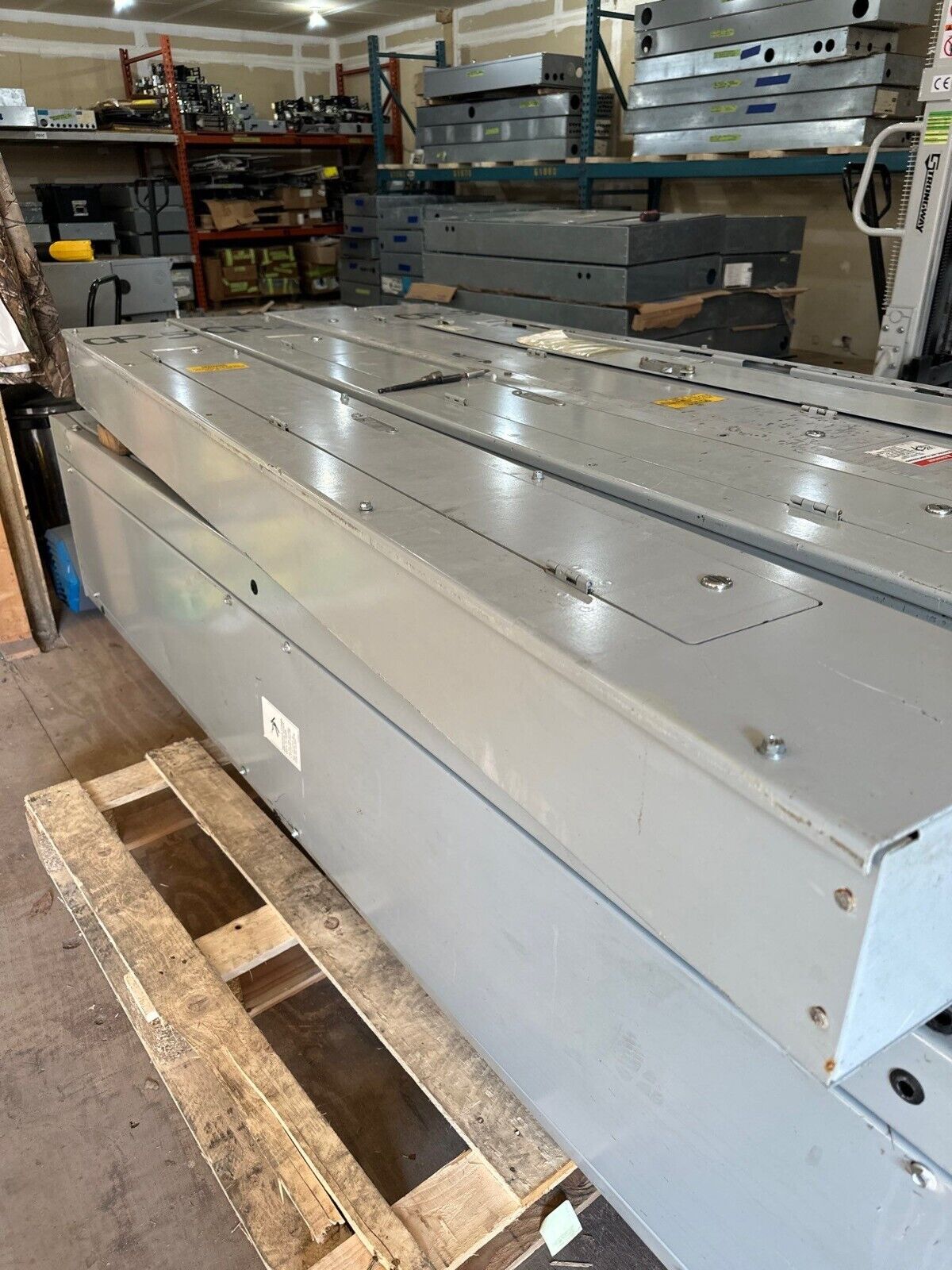 Eaton PRL1a-LX Panelboard 225A 120/240V 1PH 3W Indoor Encl 42 Circuit ED3225 P474 Used