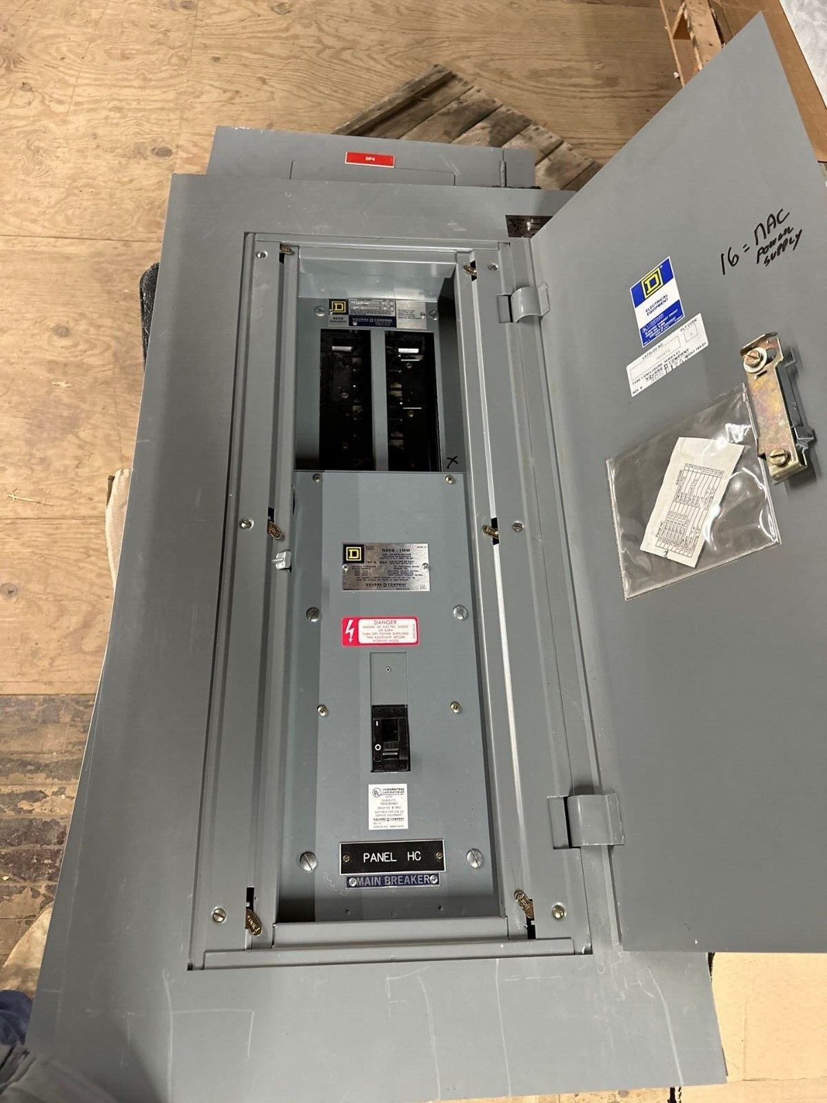 Square D NEHB Panelboard 80A 480Y/277V 3PH 4W Indoor Encl 18 Cir MCB FAL34080 P465 Used