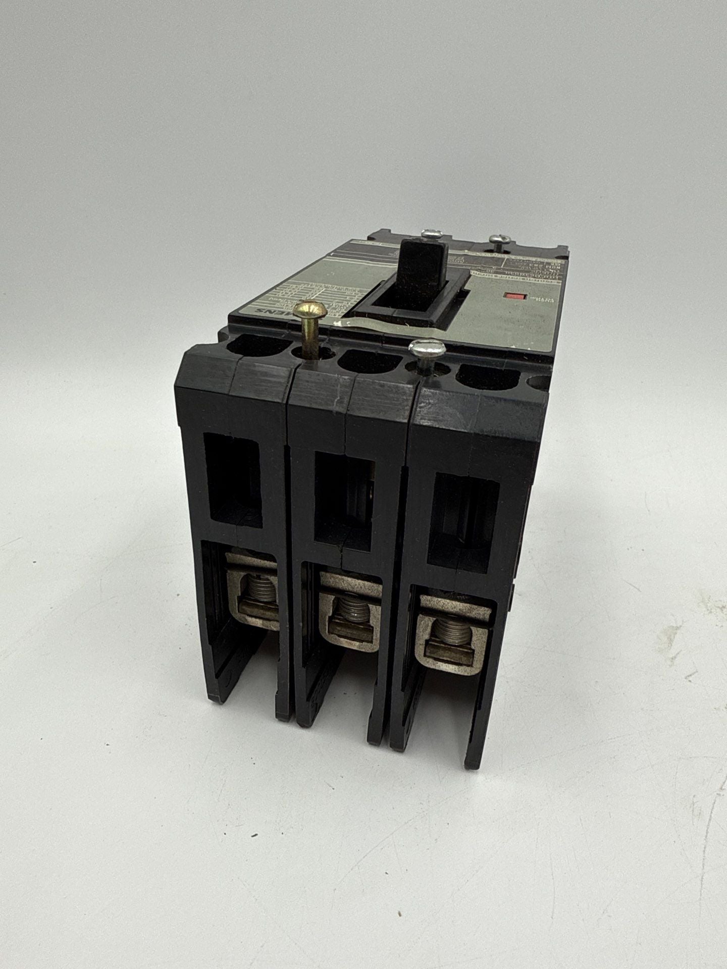 Siemens HHED63B030 Bolt On Circuit Breaker 30A 3P 600V 30 Amp 3 Pole HHED6 Used