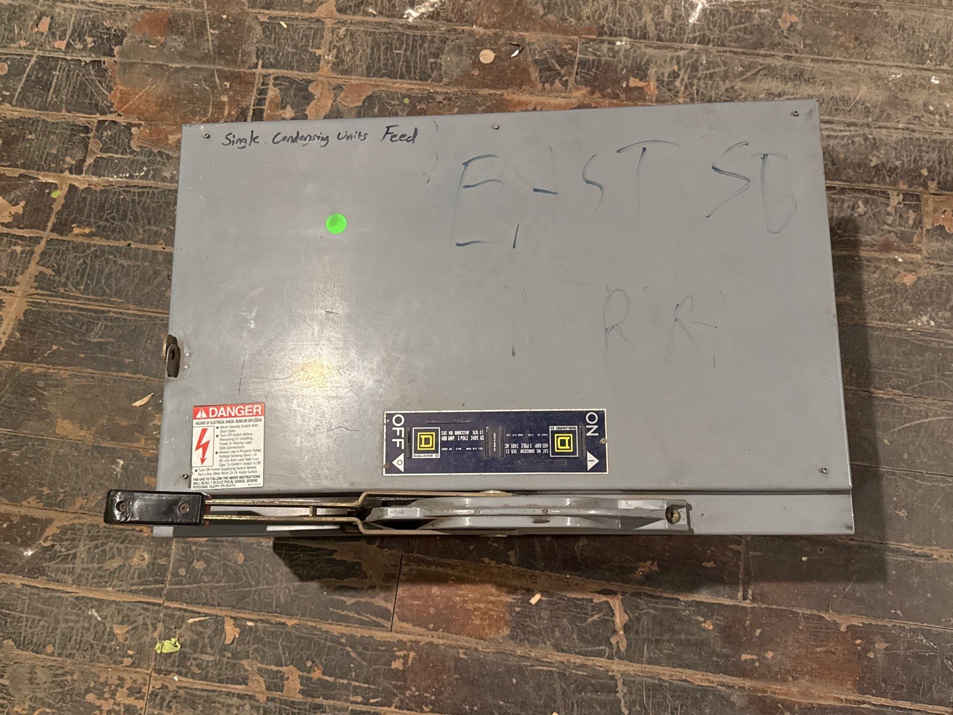 Square D QMB325W QMB Branch Panel Switch 400A 3P 240V 400 Amp 3 Pole Used