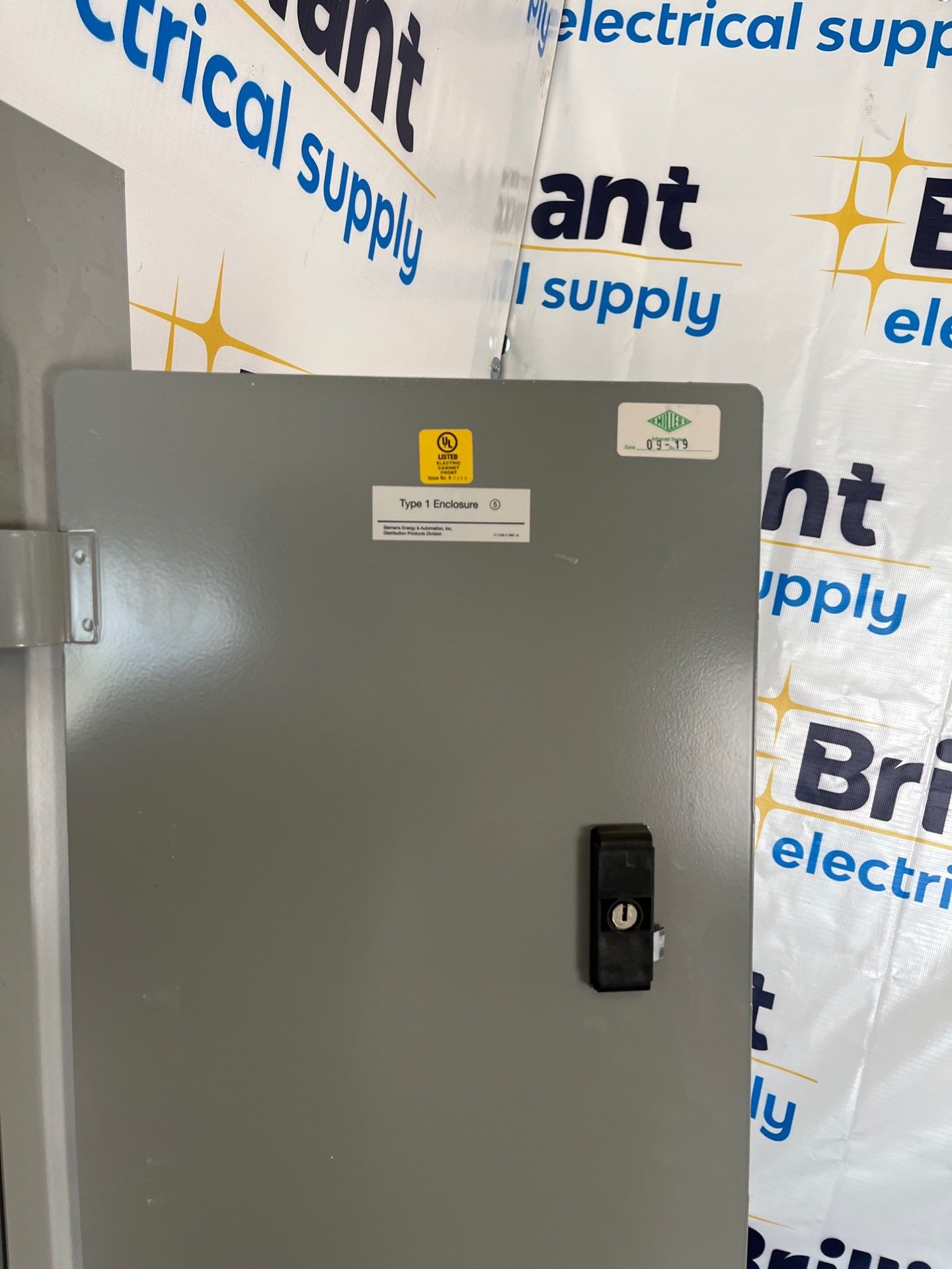 Siemens P1C42JX400ATF P1 Panelboard 400A 208/120V 3PH 4W 42 Circuit MCB Indoor Encl B68 Used