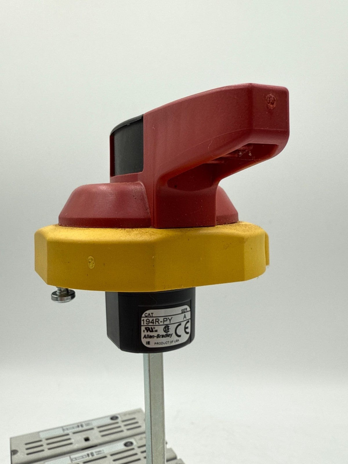 Allen Bradley 194R-J60-1753 Fusible Disconnect Switch 60A 3P 600V Handle 194R-PY Used