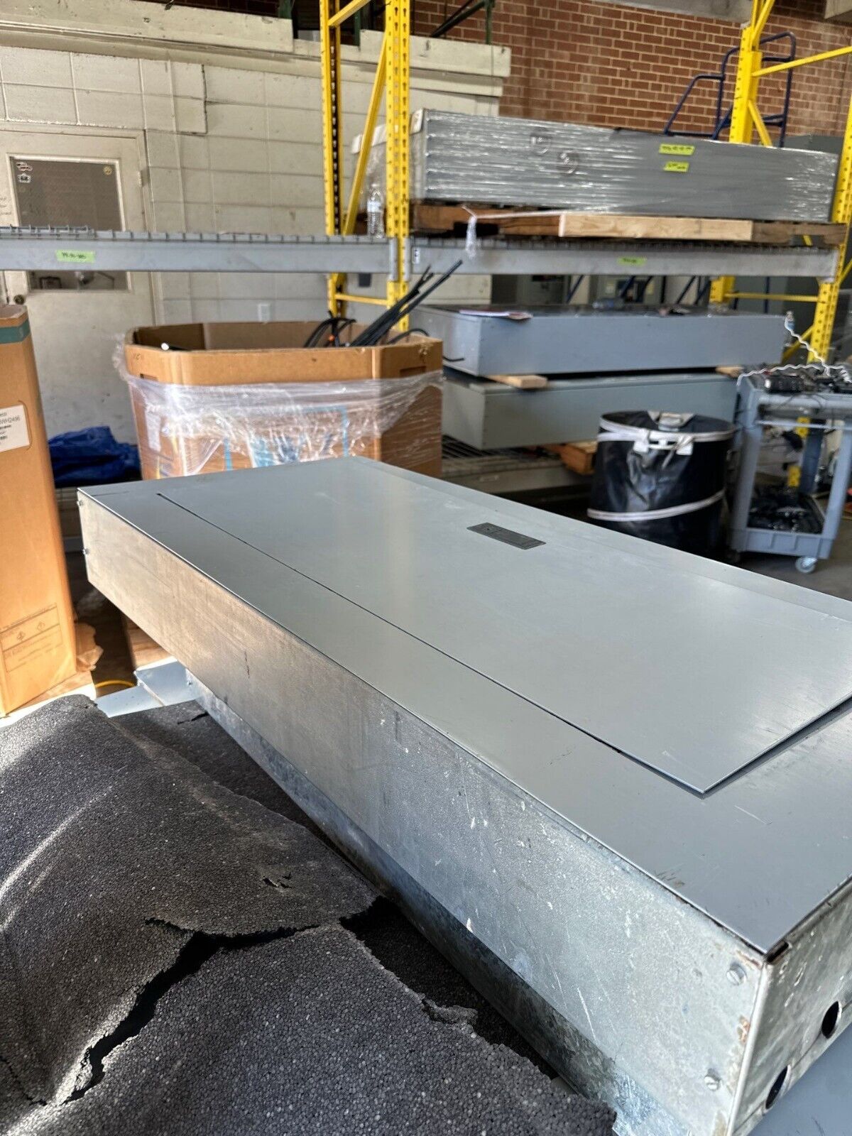 Siemens S1 Panelboard 250A 208Y/120V 3PH 4W 42 Circuit Indoor Encl 250 Amp Max P395 Used