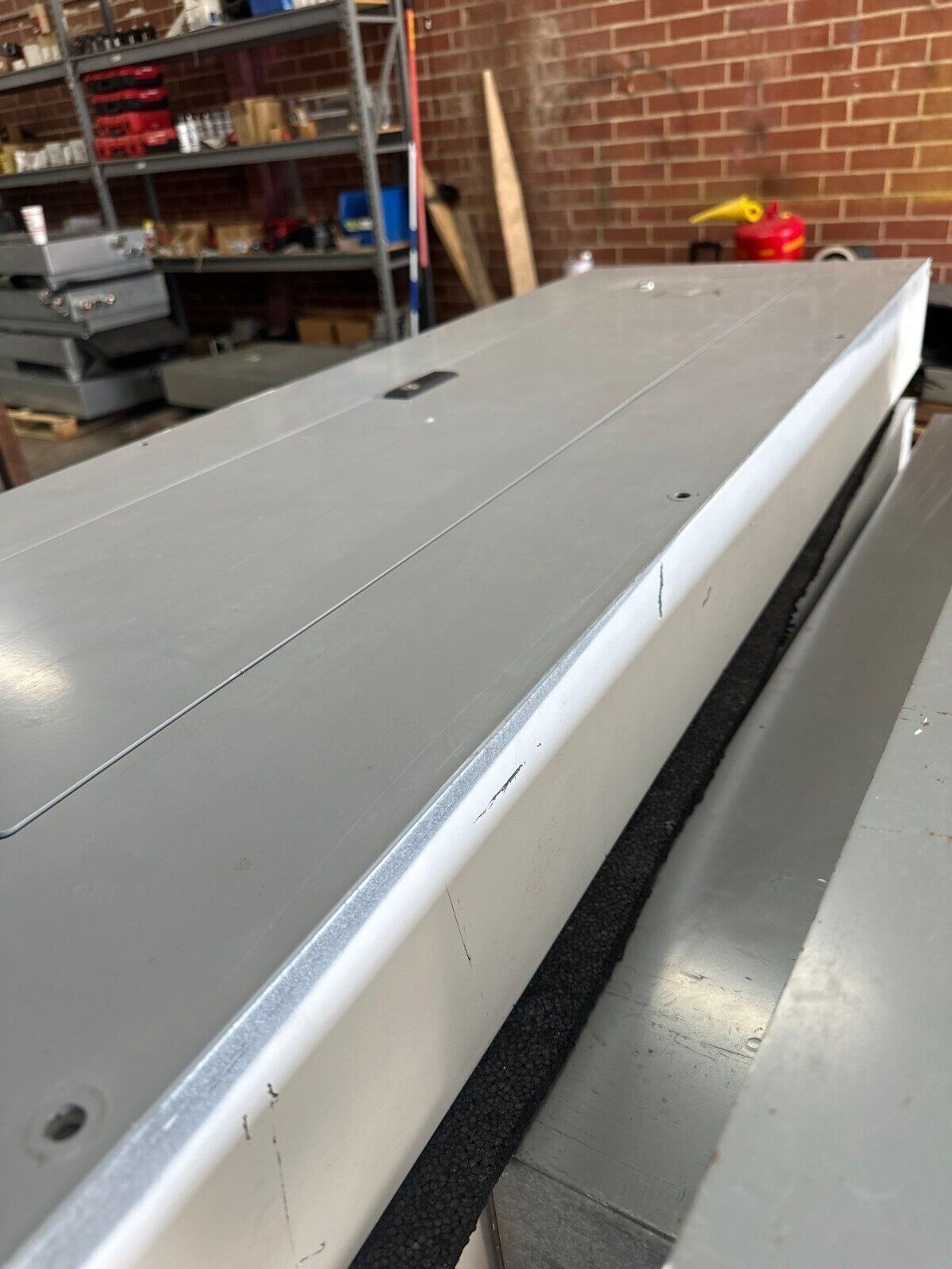 Cutler Hammer PRL1A Panelboard 400A 208Y/120V 3PH 4W 42 Cir Indoor Encl MCB P415 Used