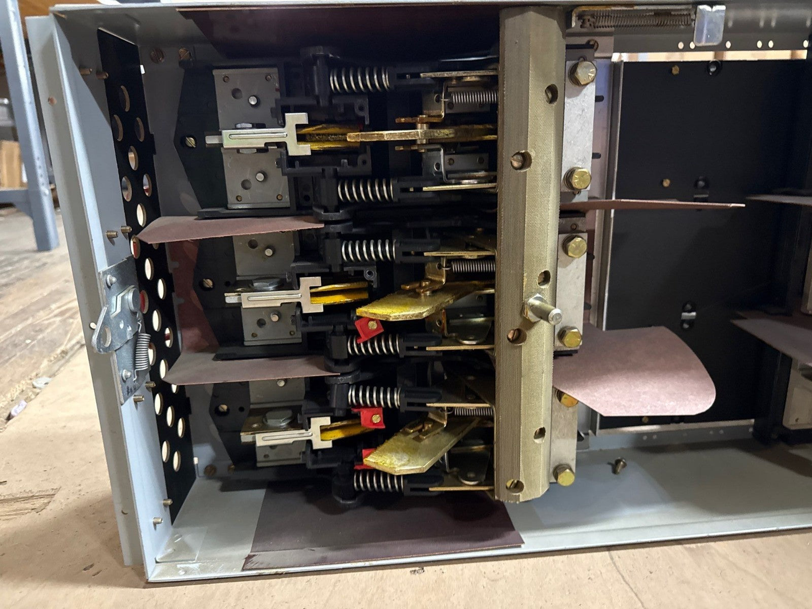 GE ADS36400HB Fusible Panelboard Switch 400A 3P 600V 350HP 400 Amp Spectra Serie New