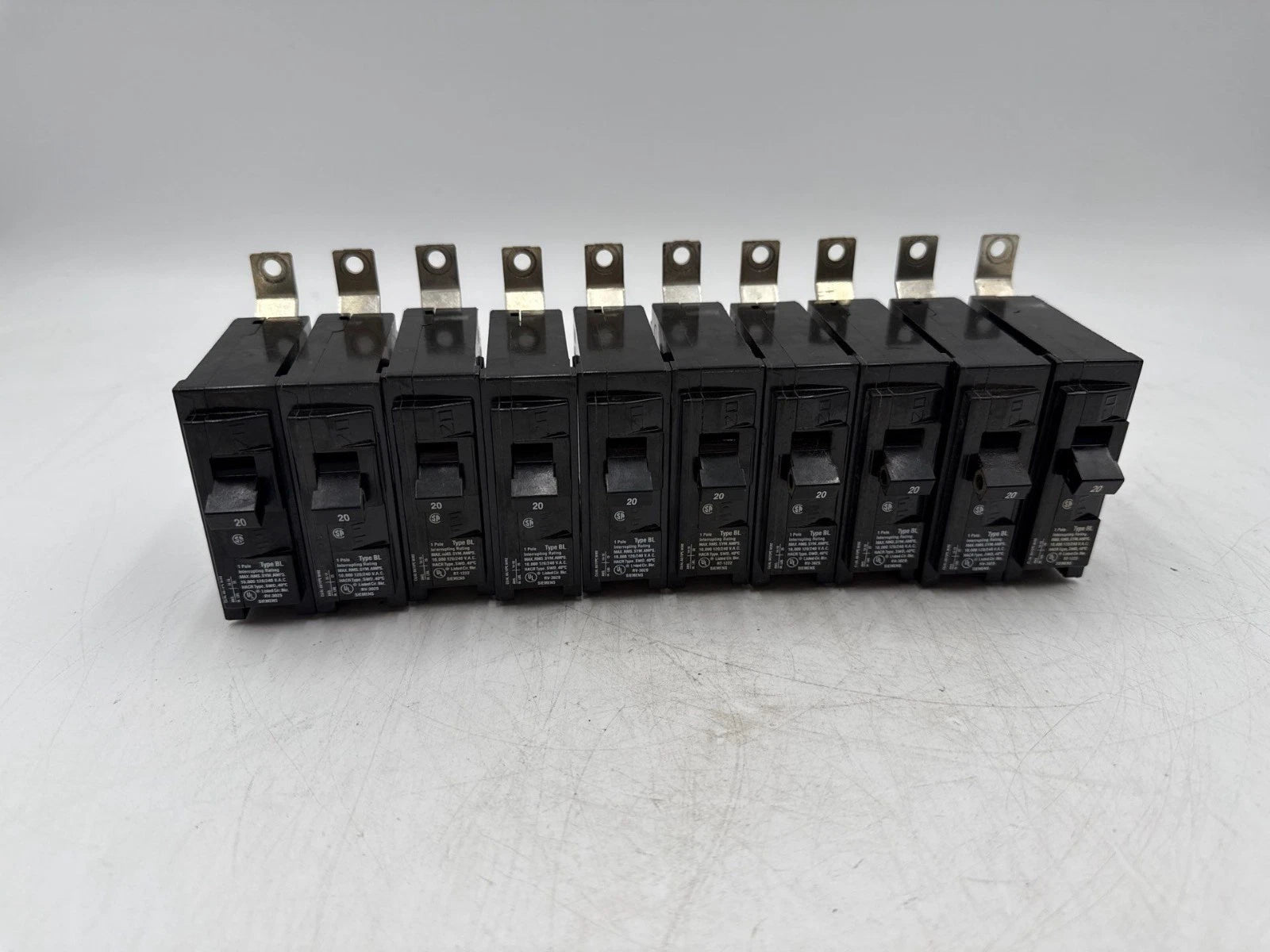 10PC Siemens B120 Circuit Breaker 20A 1P 120/240V 1PH BL 20 Amp 1 Pole 10 Piece Used