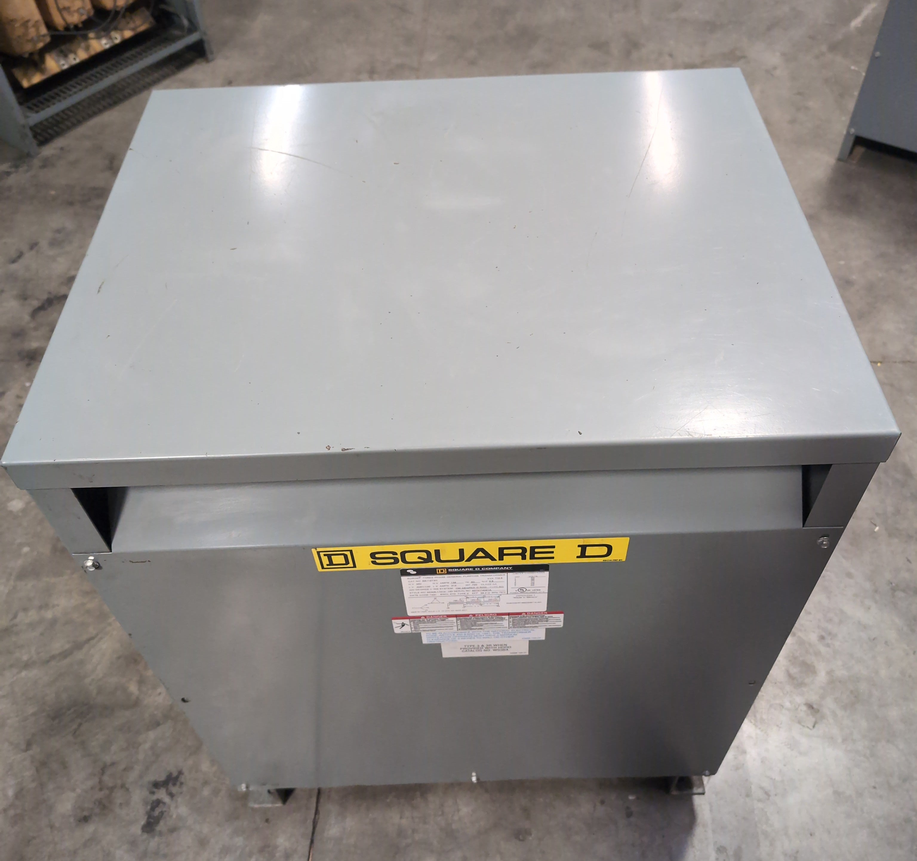 112.5KVA Square D EE112T3H 3PH Pri 480V Sec 208/120V Transformer Indoor Encl Used