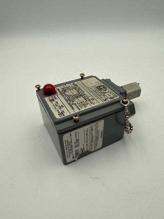 Square D 9012 GCW-1 Pressure Switch Adjustable 20-1000PSIG 480V 10A 9012GCW1 New