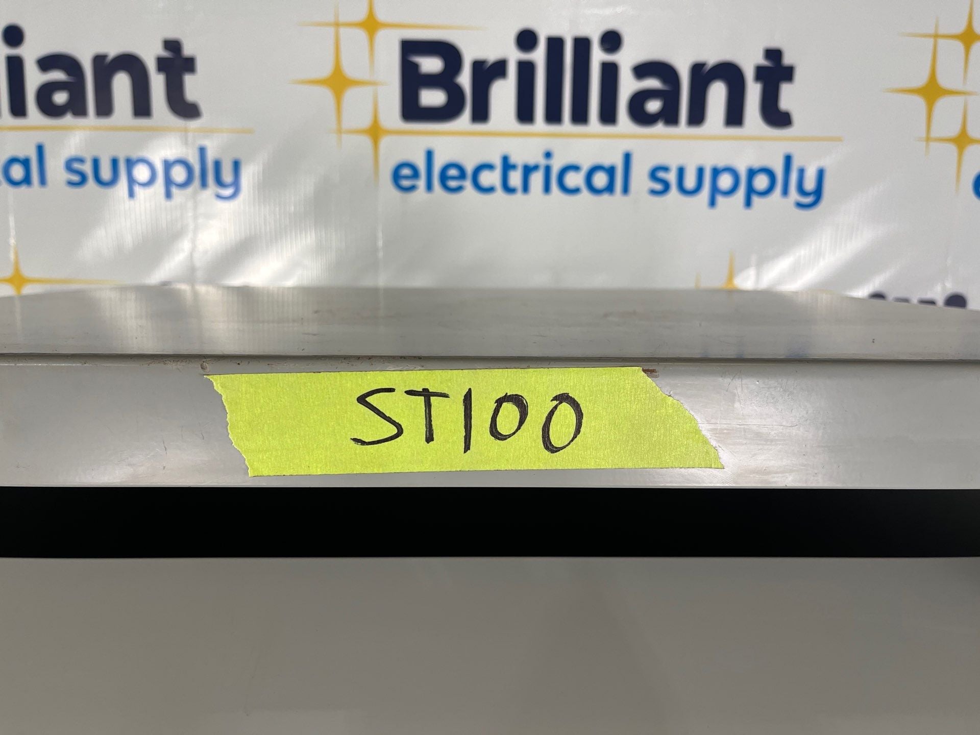 112.5kVA Siemens 3F3Y112 Transformer 3PH Pri 480V Sec 208/120V Indoor ST100 Used