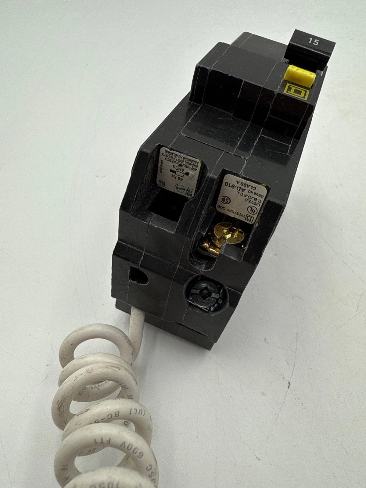 Square D QOB215GFI Circuit Breaker 15A 2P 120/240V 1PH 10kA QOB Bolt On 15 Amp Used