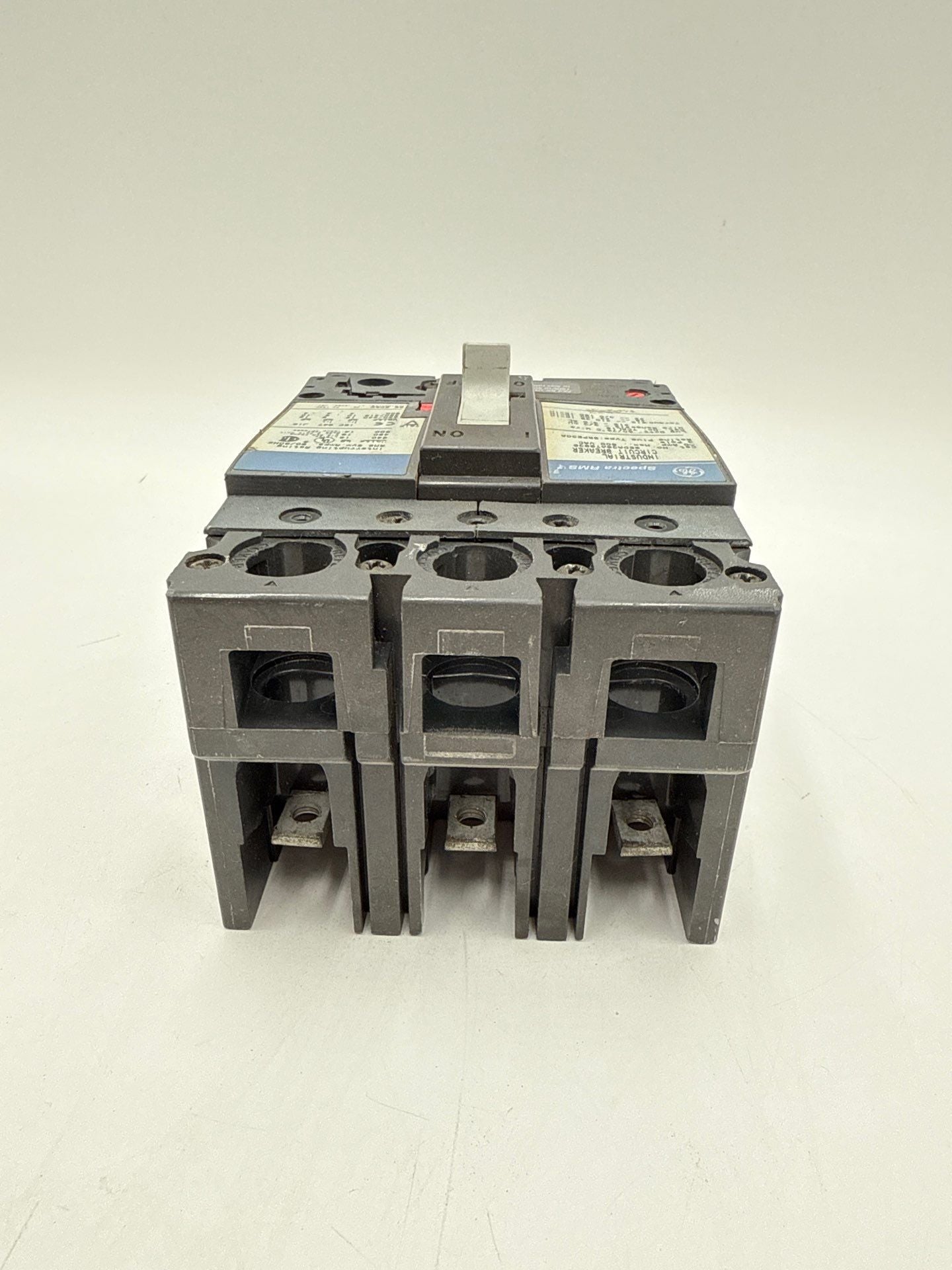 GE SEDA36AT0030 Circuit Breaker 30A 3P 600V Frame 30 Amp 3 Pole NO PLUG Used