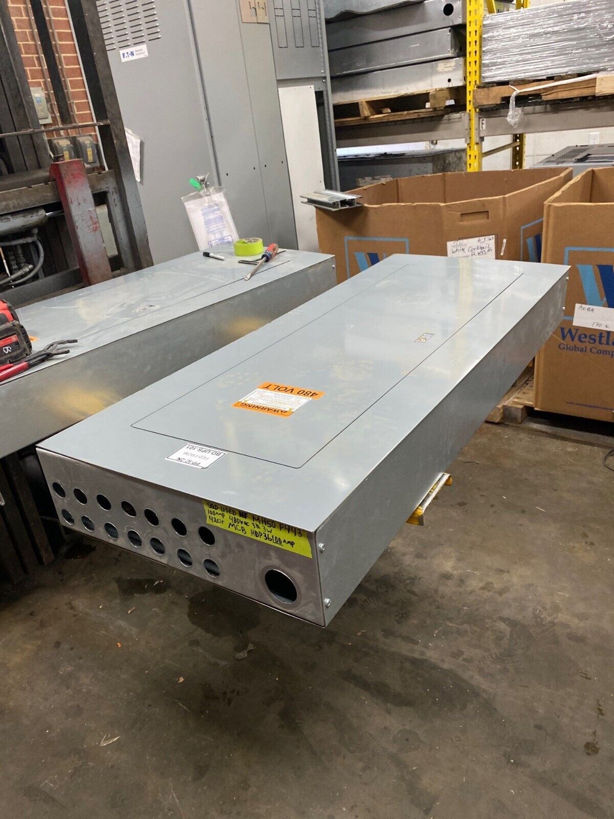 SQUARE D NF Panelboard 100A 480V 3P 3W Indoor Panel 42 Cir Main Breaker HDP36100 P443 Used