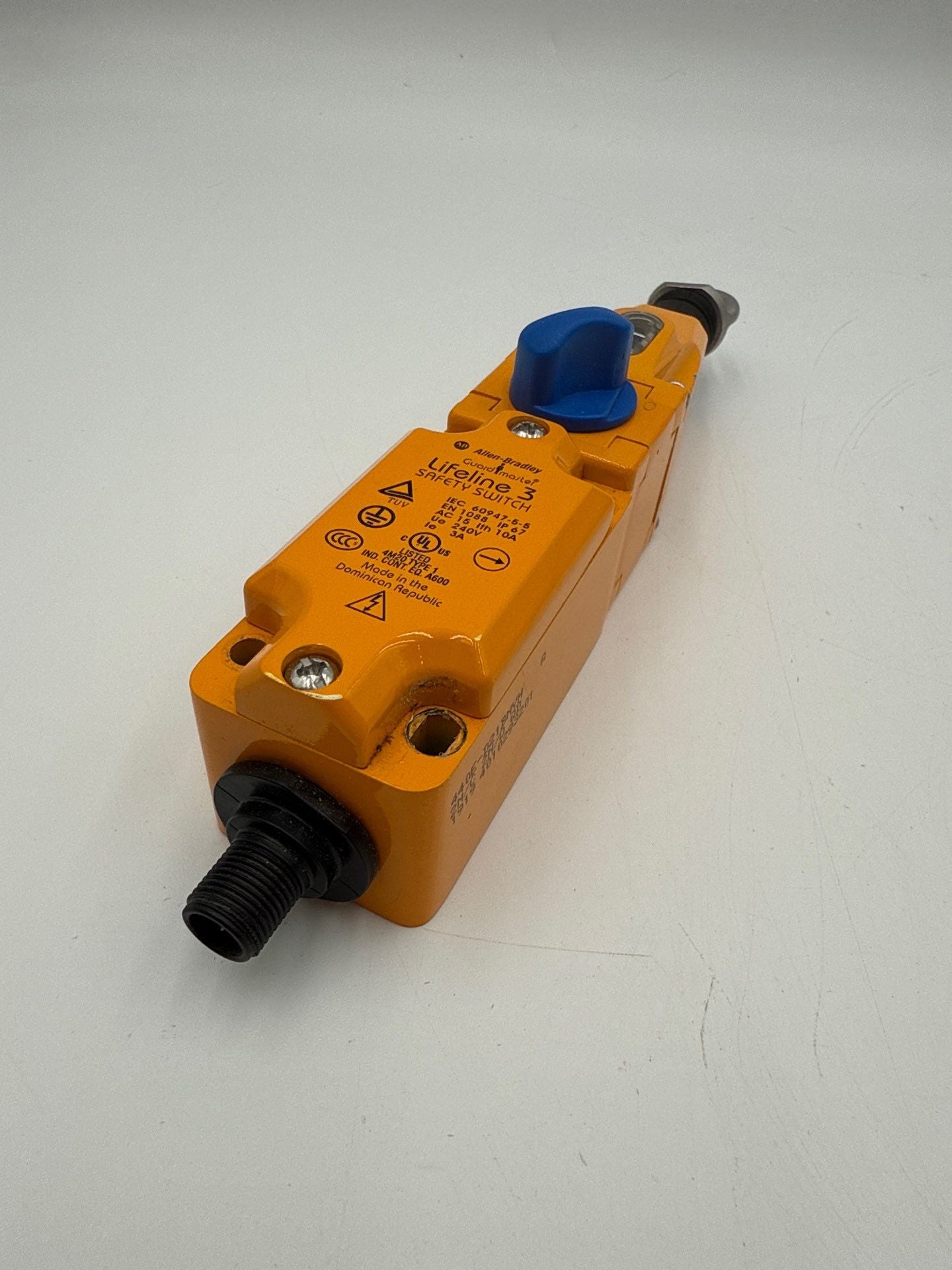 Allen Bradley 440E-D21BNYH Guardmaster Lifeline 3 Cable Pull Switch Used