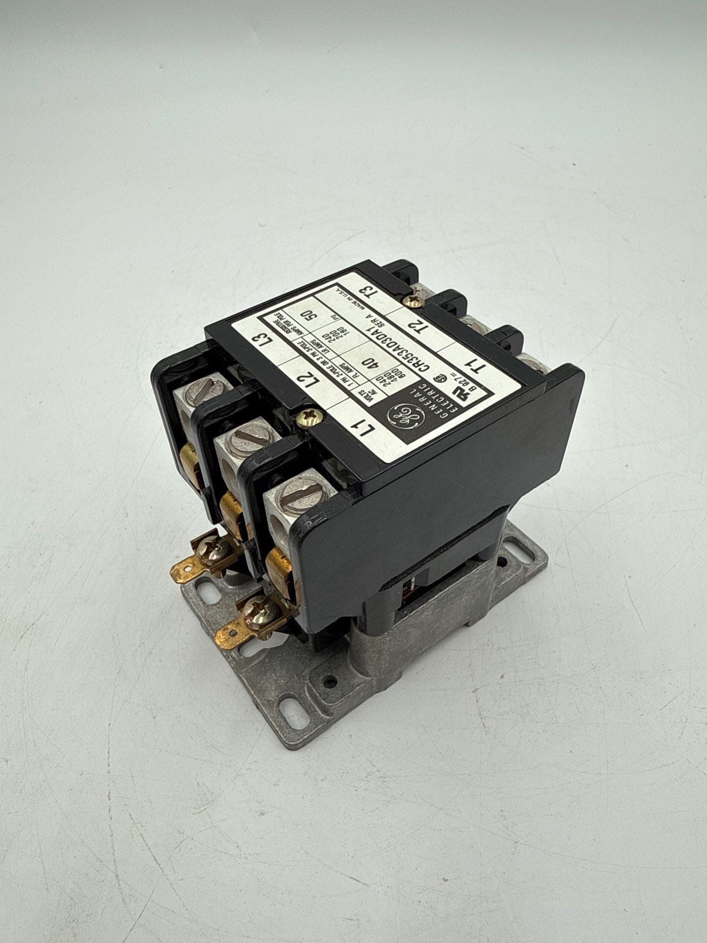 General Electric CR353AD3DA1 Definite Purpose Contactor 40A 3 Pole Coil 110/120V New