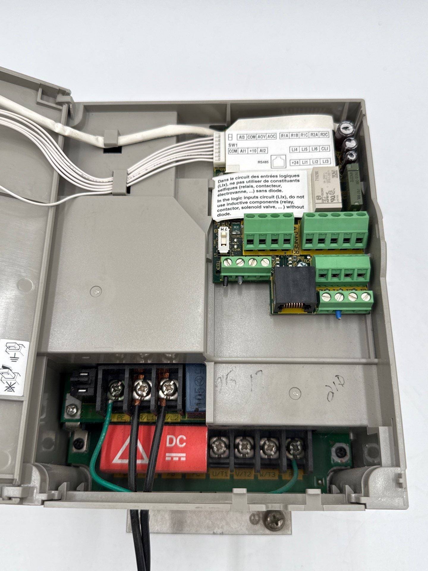 Telemechanique ATV31HU22M2 2.2 kw 3 HP Variable Frequency Altivar Inverter Drive Used