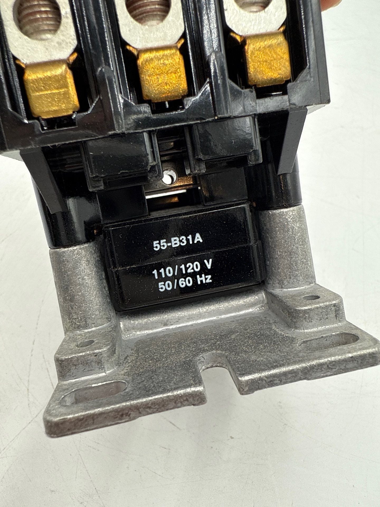 General Electric CR353AD3DA1 Definite Purpose Contactor 40A 3 Pole Coil 110/120V New