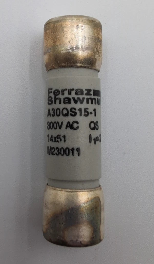 4PC Lot Ferraz Shawmut A30QS15-1 Semiconductor Fuse 15A 300V 15 Amp Used