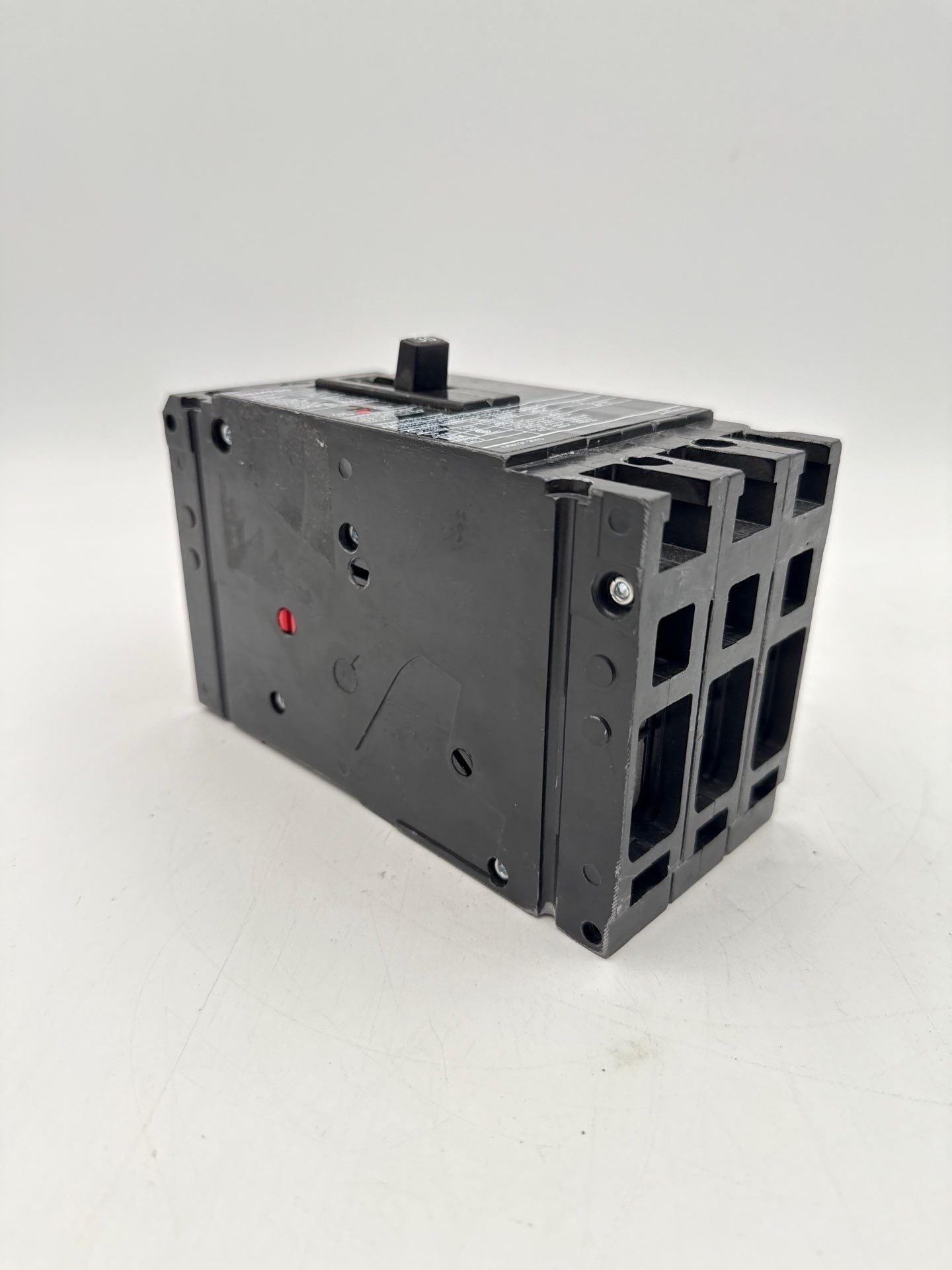 Siemens HED43B030 Circuit Breaker 30A 3P 480V 3PH 30 Amp 3 Pole HED4 Bolt On Used