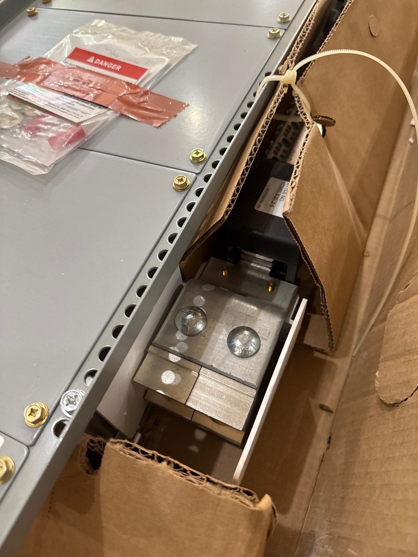 Eaton PRL1A Interior Panelboard 400A 208/120V 3PH 4W MLO 400 Amp Panel New