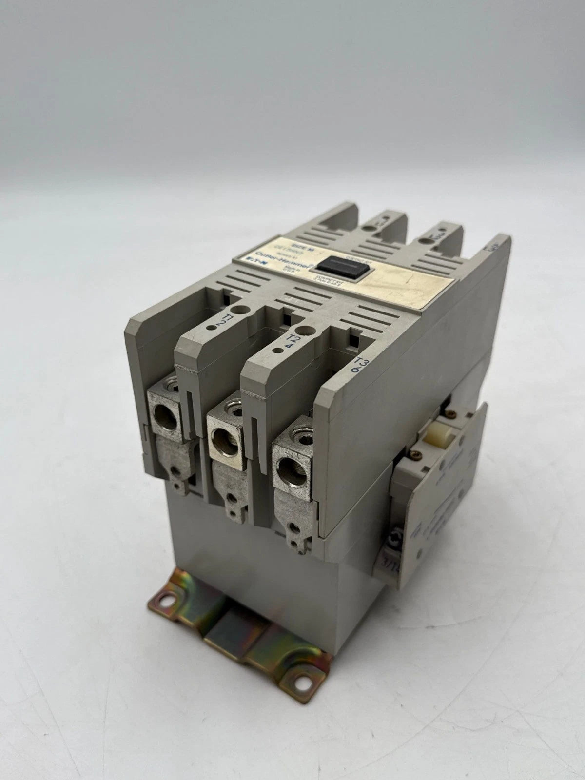 Cutler Hammer CE15MN3 Contactor 105A 3P 600V 3PH 100HP Max Coil 110/120V Used