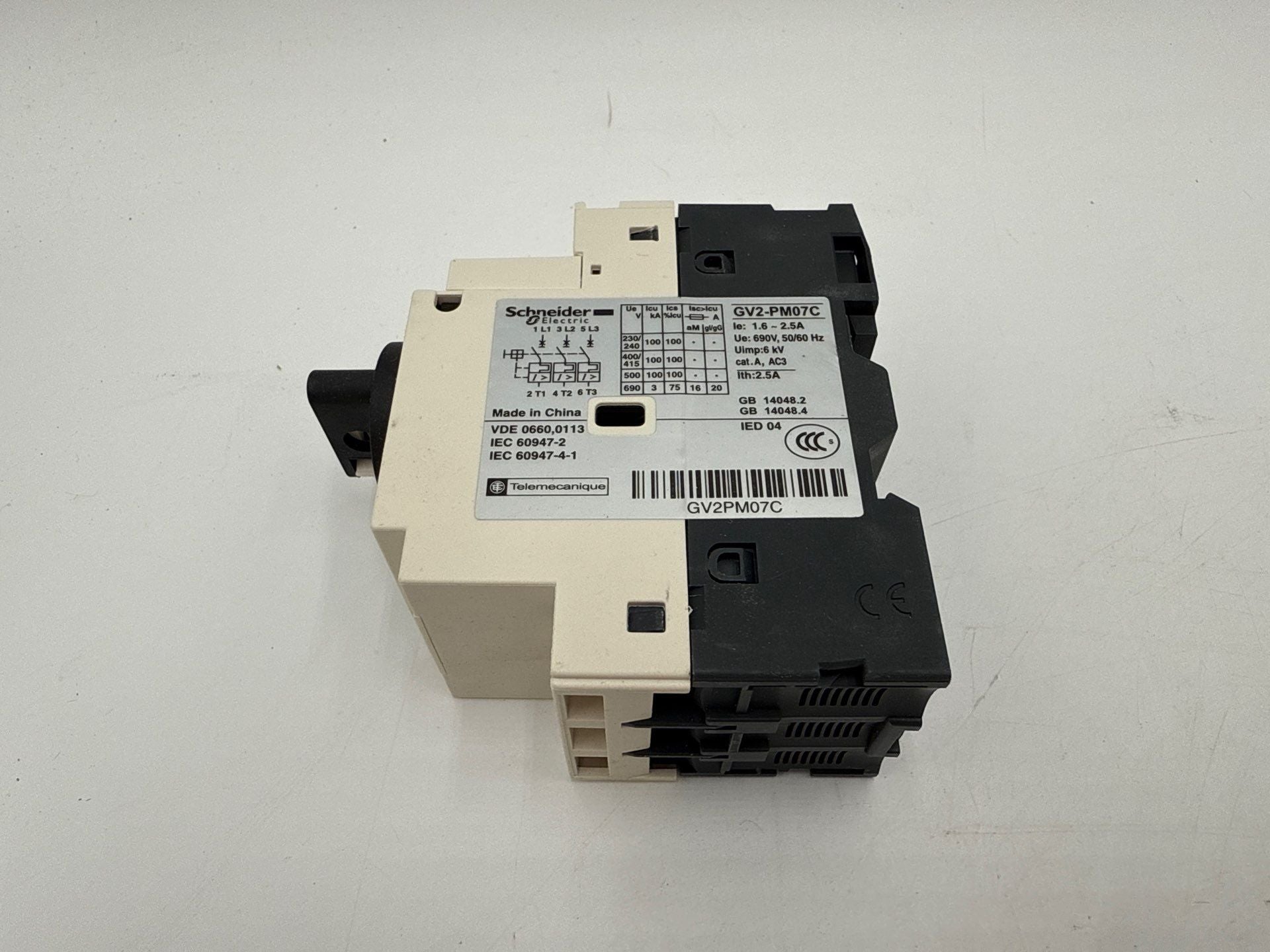 Schneider GV2-PM07C Motor Circuit Breaker 1.6–2.5A 3P 690V V2PM07C New