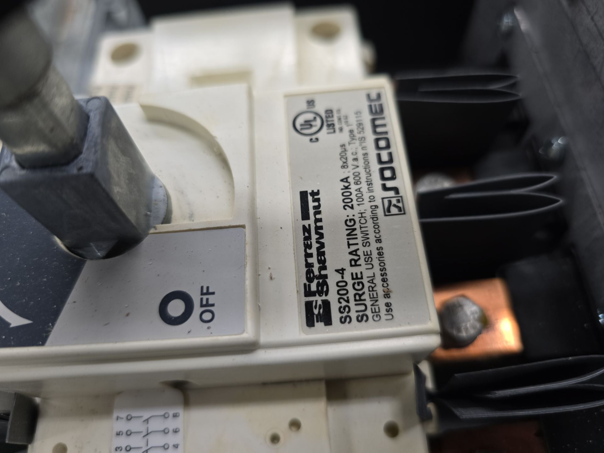 GE APNB Panelboard 400A 480/277V 3PH 4W TPHE277Y20PP Surge Protective Device