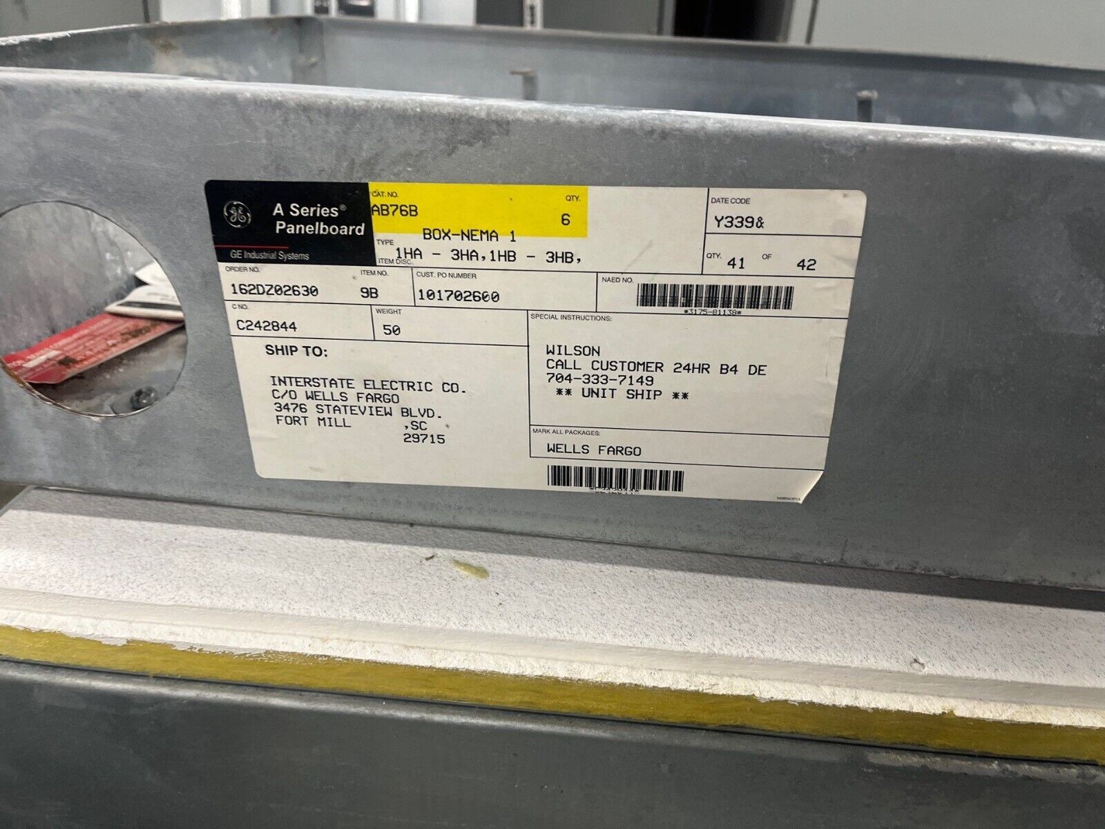 GE AEF3424MBX Panelboard 400A 480/277V 3PH 4W Indoor Encl 42Cir MLO SFHA36AT0250 P573 Used