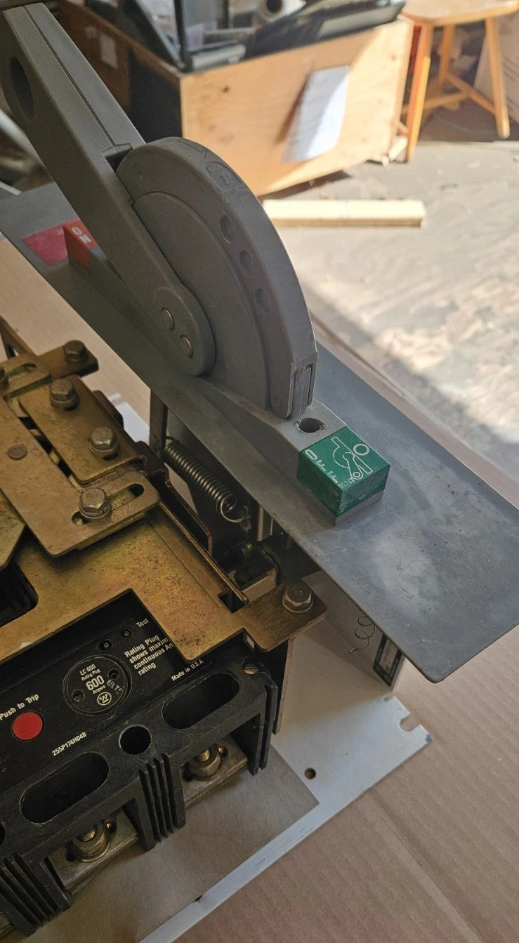 Allen Bradley 2100 Centerline 600A 600V Main Breaker MCC Bucket LC3600 Used