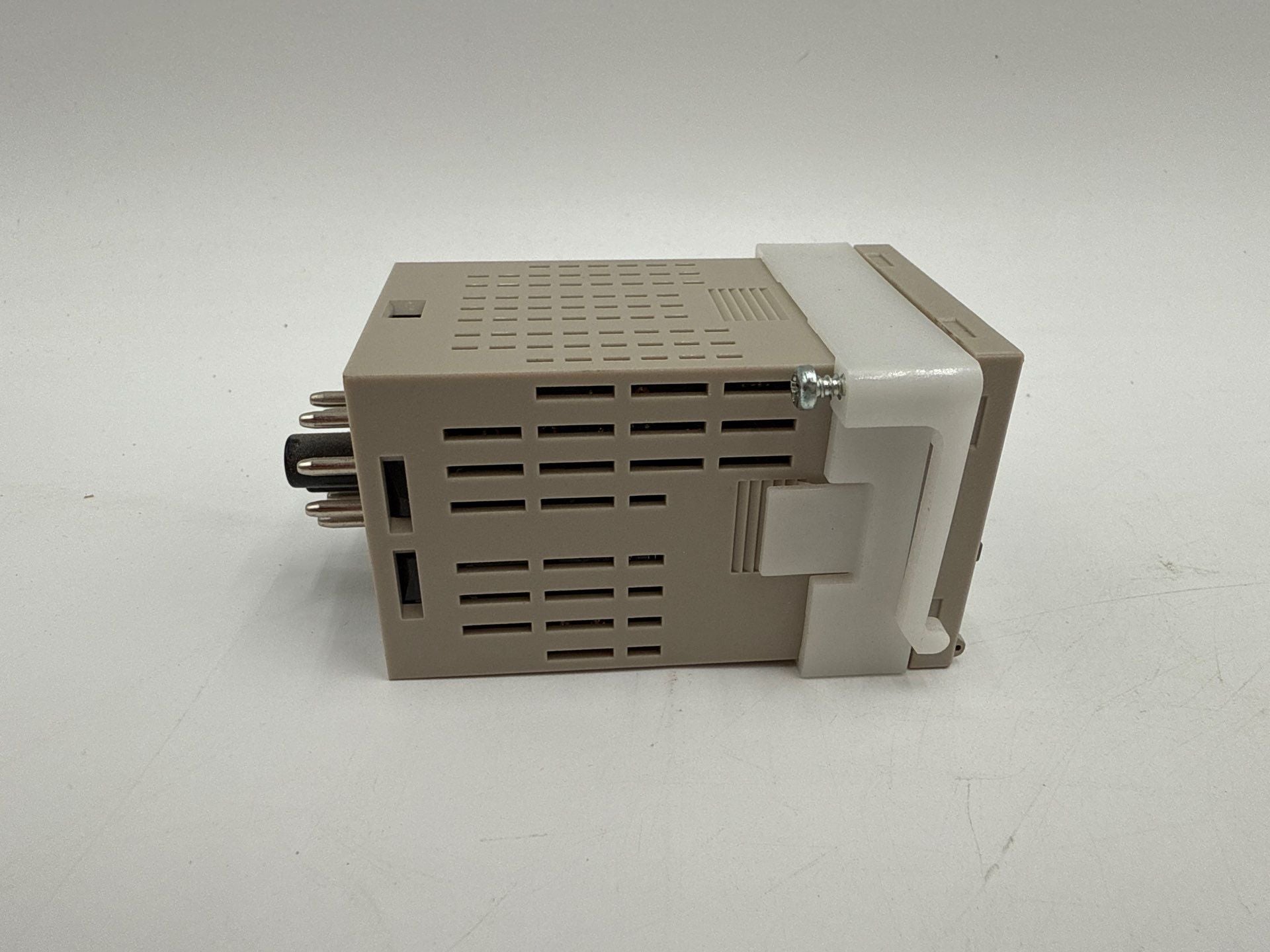 Omron E5CS-RKJU-W Temperature Controller Multi-Range 100-240 V AC New