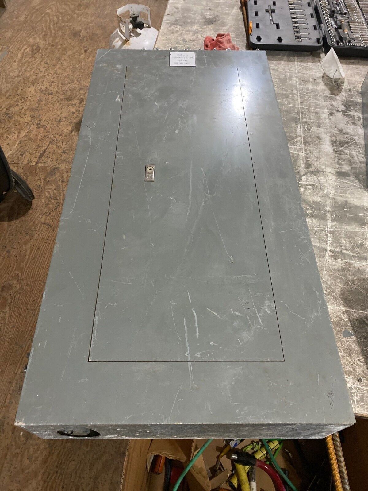 Square D NEHB Panelboard 225A 480/277V 3PH 4W Indoor Encl 42 Cir Main Lug MLO P654 Used