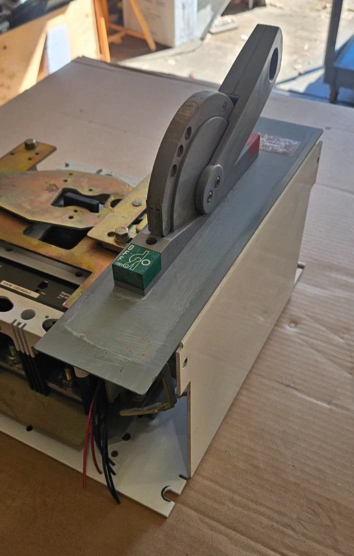 Allen Bradley 2100 Centerline 600A 600V Main Breaker MCC Bucket HLD3600 Used