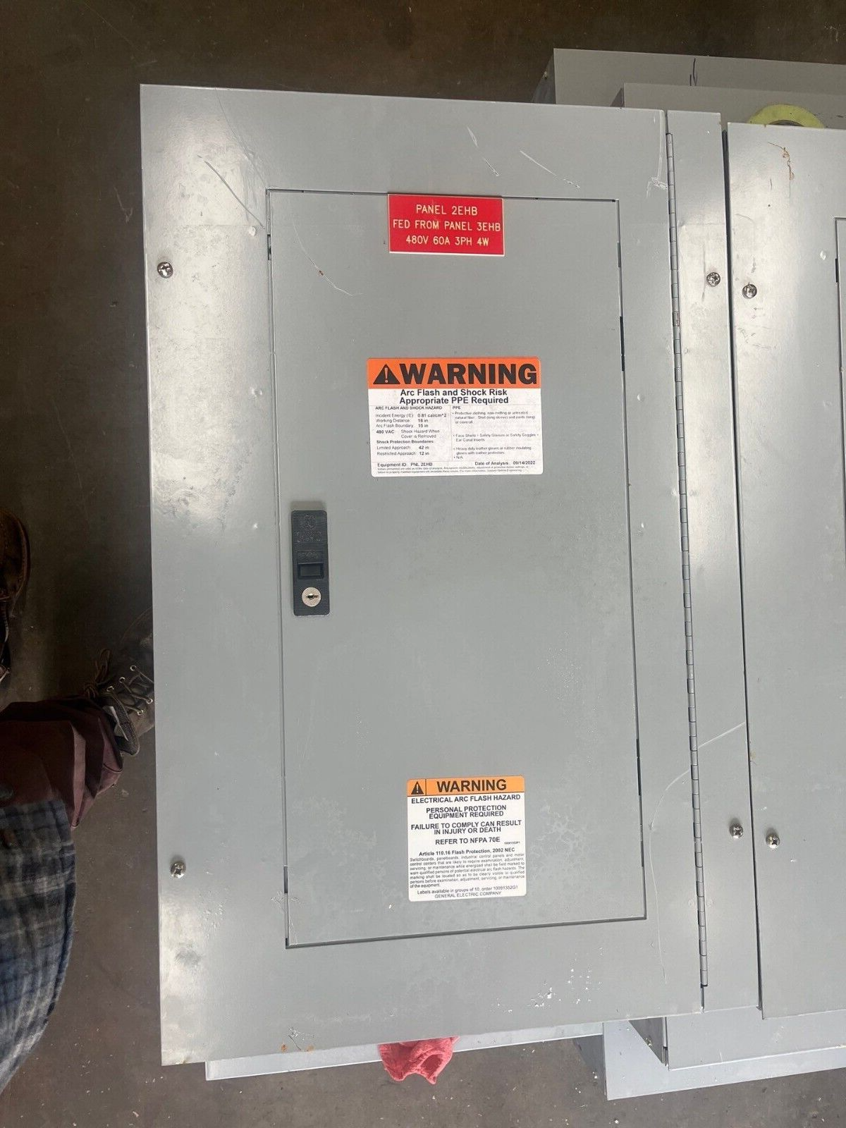 GE AEF3181MTX Panelboard 125A 480/277V 3PH 4W Indoor Encl 18 Circuit MLO AB31B P605 Used