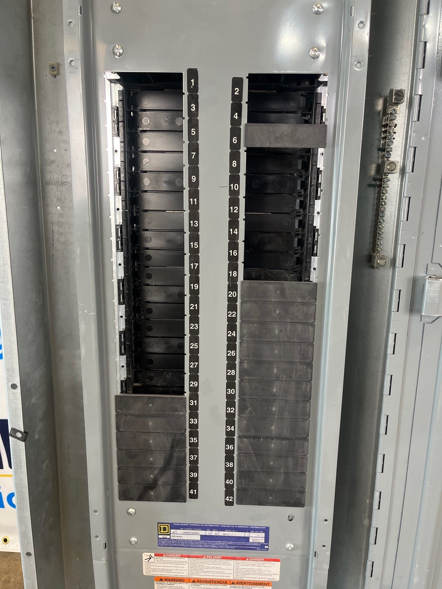 Square D NF Panelboard 400A 480/277V 3PH 4W 42Cir MLO Indoor Encl MH74 Used