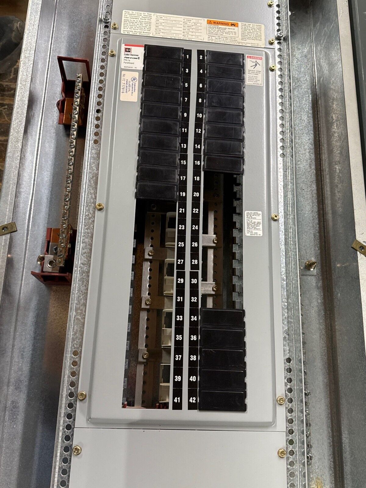 Cutler Hammer PRL1A Panelboard 100A 120/208V 3PH 4W Main EHD3100 MCB Indoor P682 Used