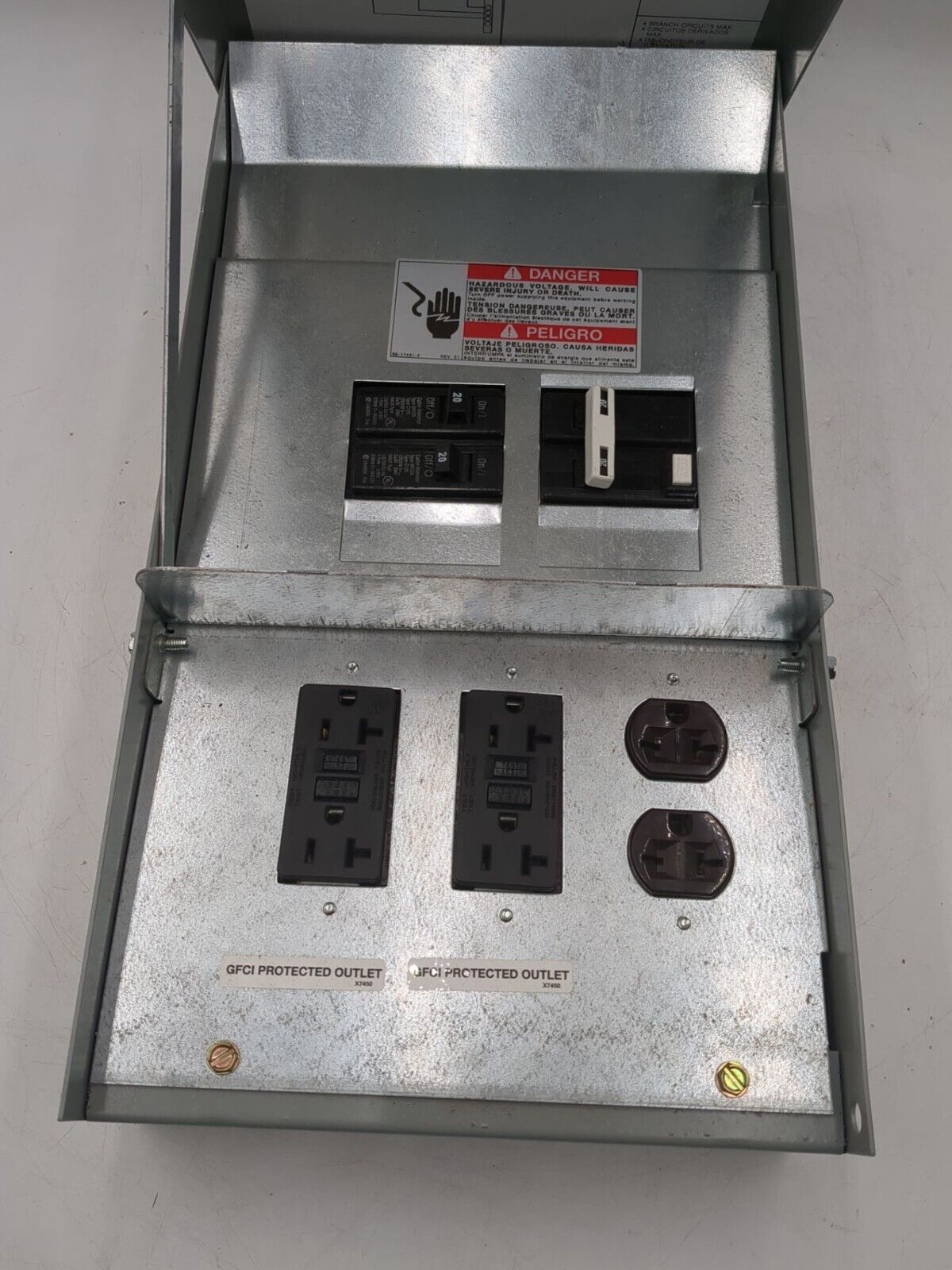 Eaton CHU7N7N5GS 125A Type 3R 120/240VAC Pedestal Mount Power Outlet Panel New