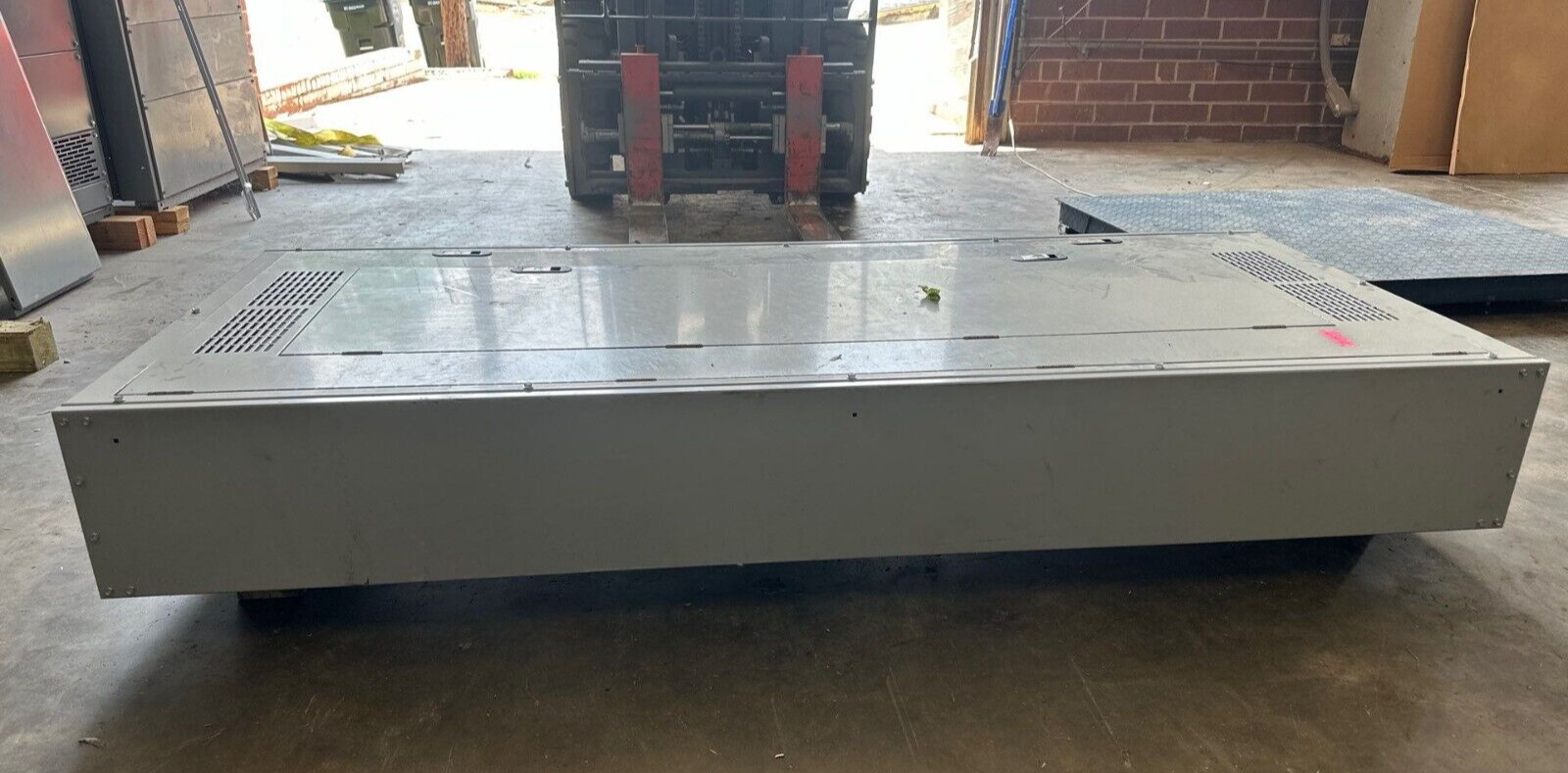 Siemens P4E75J1400ETS P4 Panelboard 400A 480/277V 3PH 4W 30 Cir Indoor Encl MCB P025-NS New